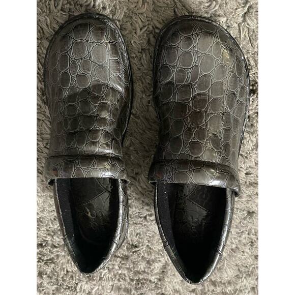 B.o.c. Womens Peggy Clogs Gray Patent Crocodile Round Toe Slip On Size 8 - Picture 2 of 10